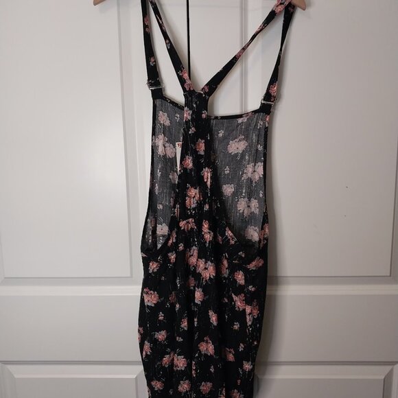 Love, Fire Juniors Flower Romper - Picture 5 of 6